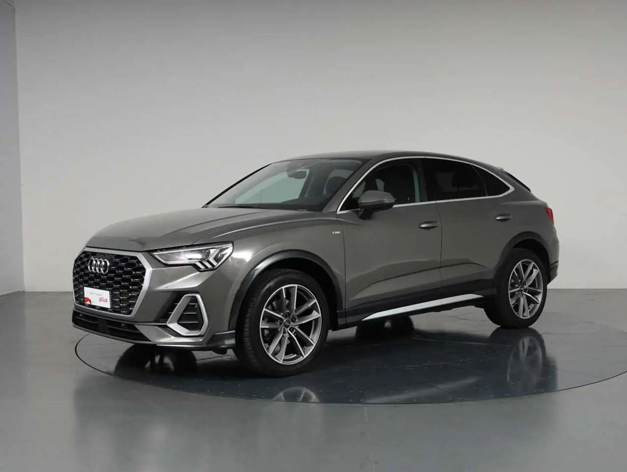 Photo 1 : Audi Q3 2020 Hybride