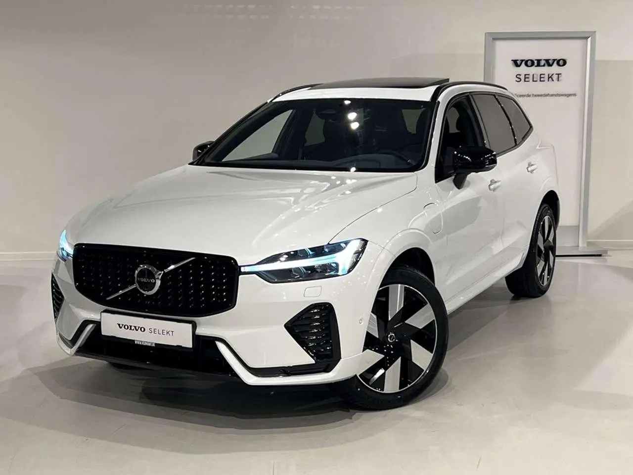 Photo 1 : Volvo Xc60 2024 Hybrid