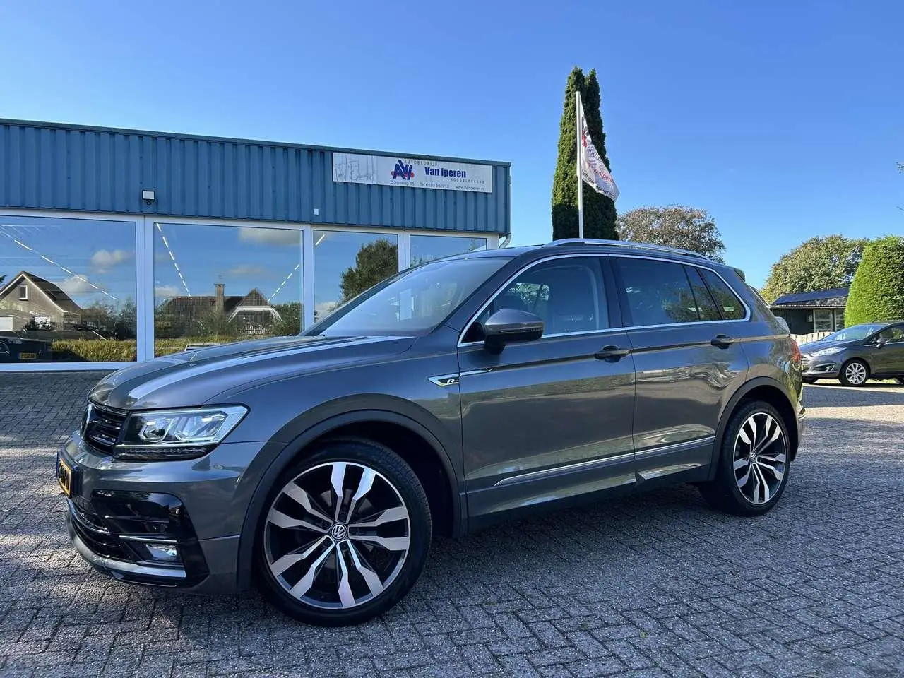 Photo 1 : Volkswagen Tiguan 2018 Essence