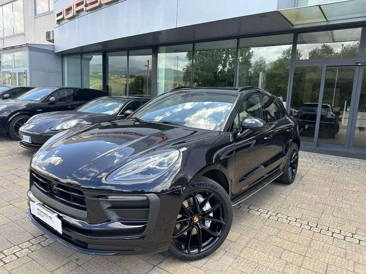 Photo 1 : Porsche Macan 2021 Petrol