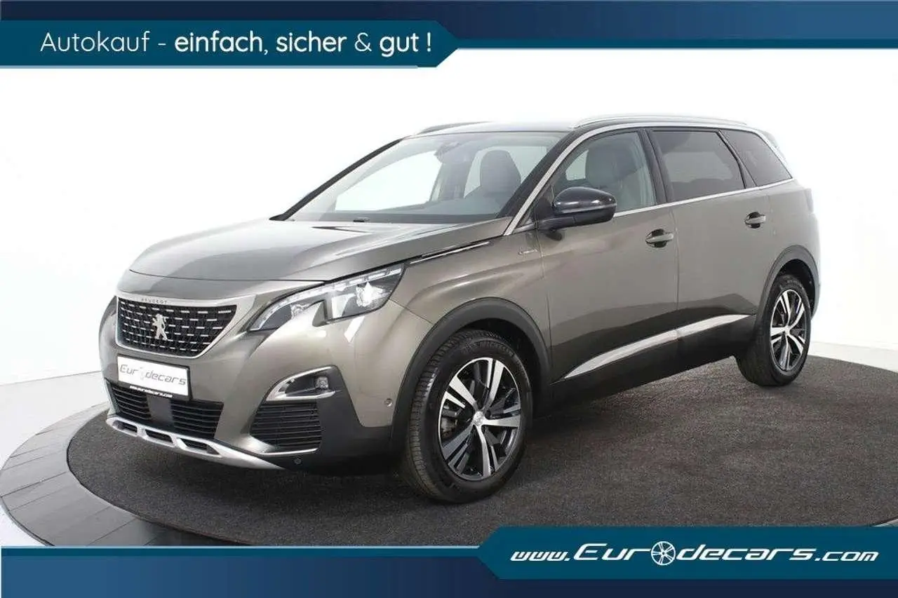 Photo 1 : Peugeot 5008 2020 Petrol