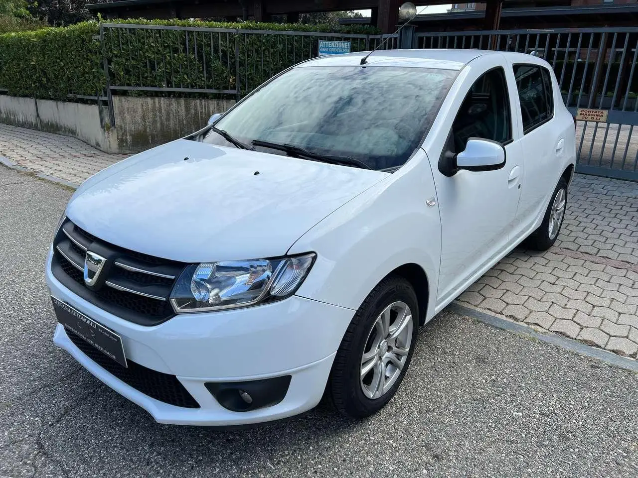 Photo 1 : Dacia Sandero 2015 GPL