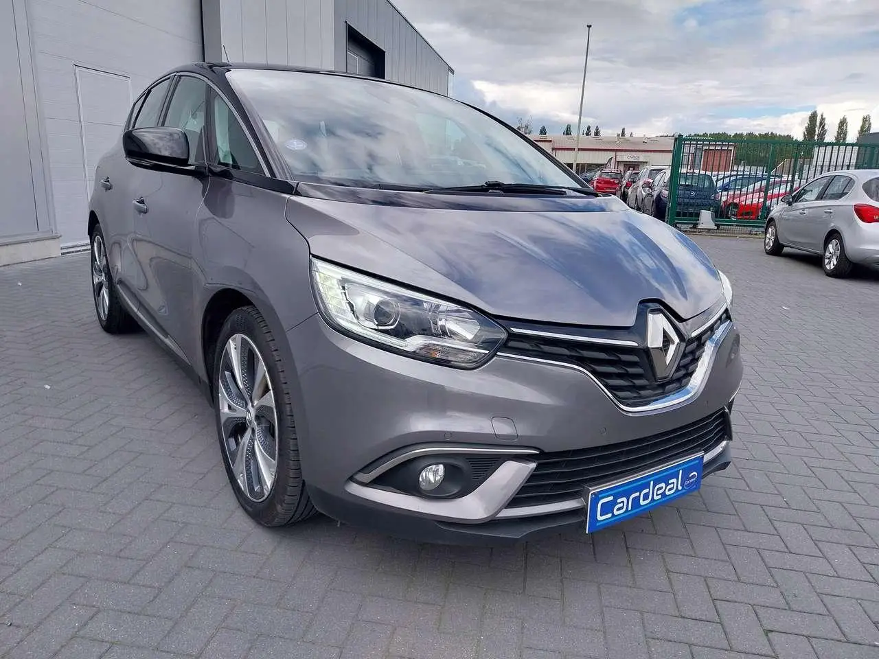 Photo 1 : Renault Scenic 2017 Essence