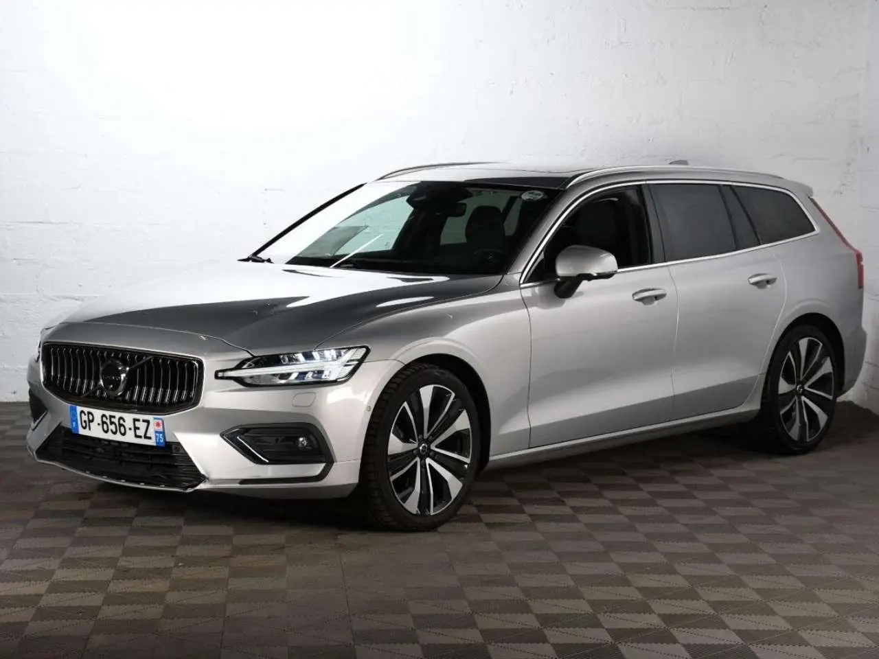 Photo 1 : Volvo V60 2023 Hybrid