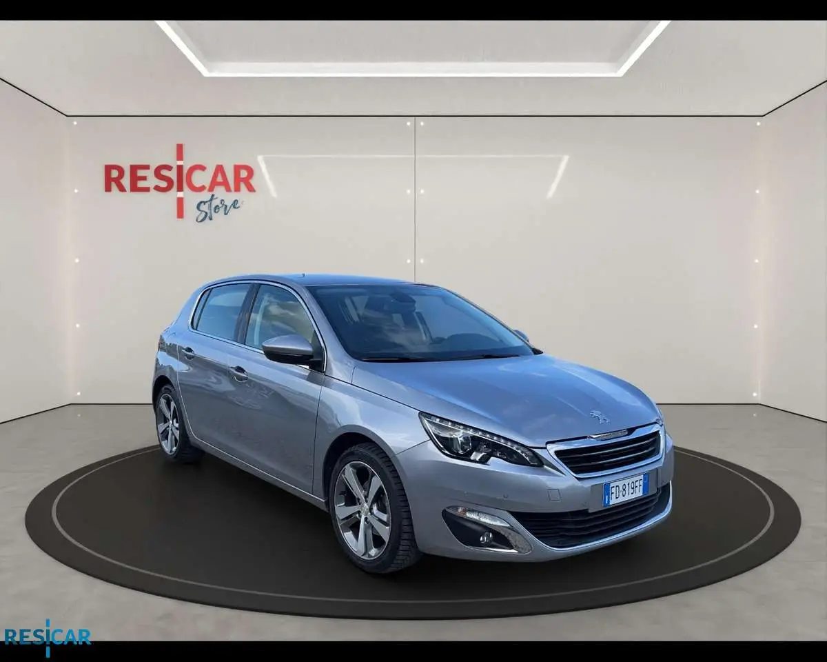 Photo 1 : Peugeot 308 2016 Petrol