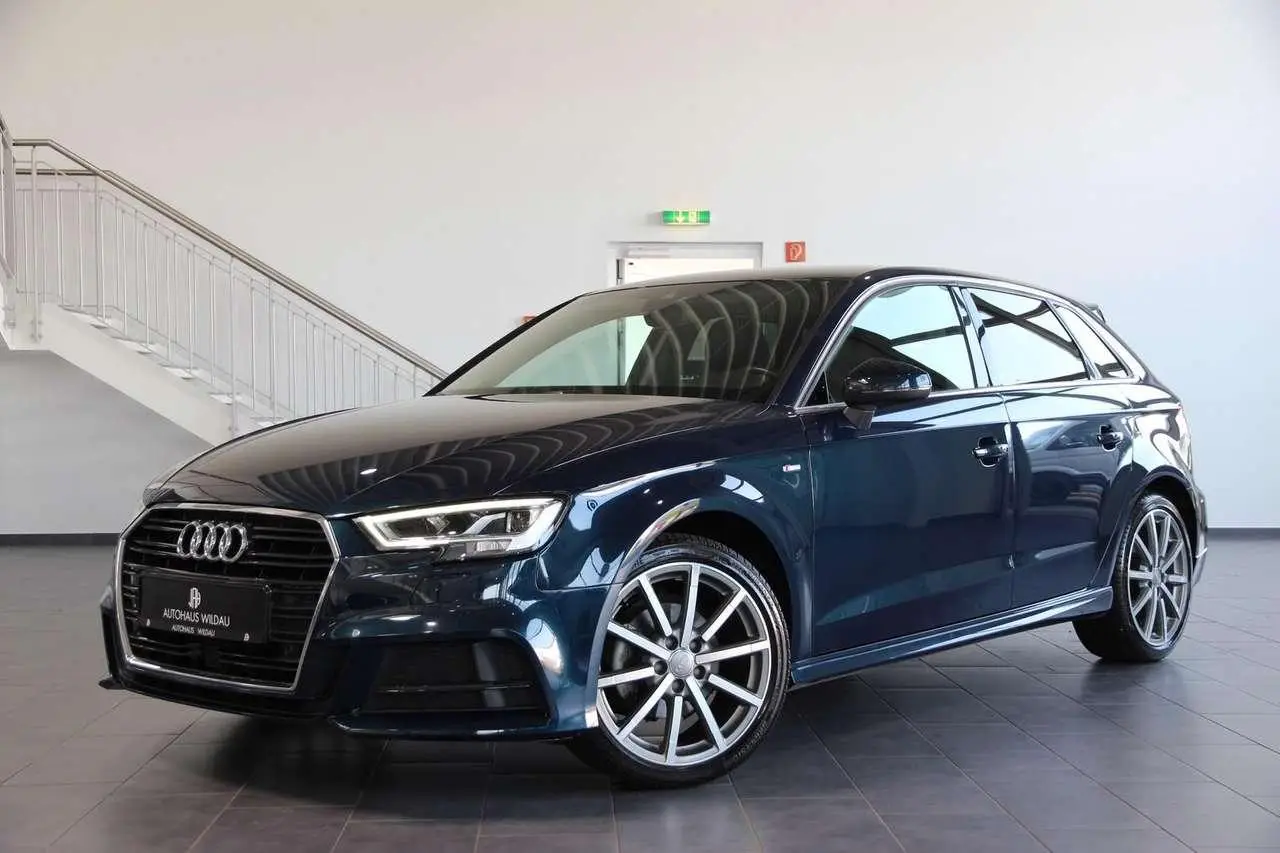 Photo 1 : Audi A3 2019 Petrol