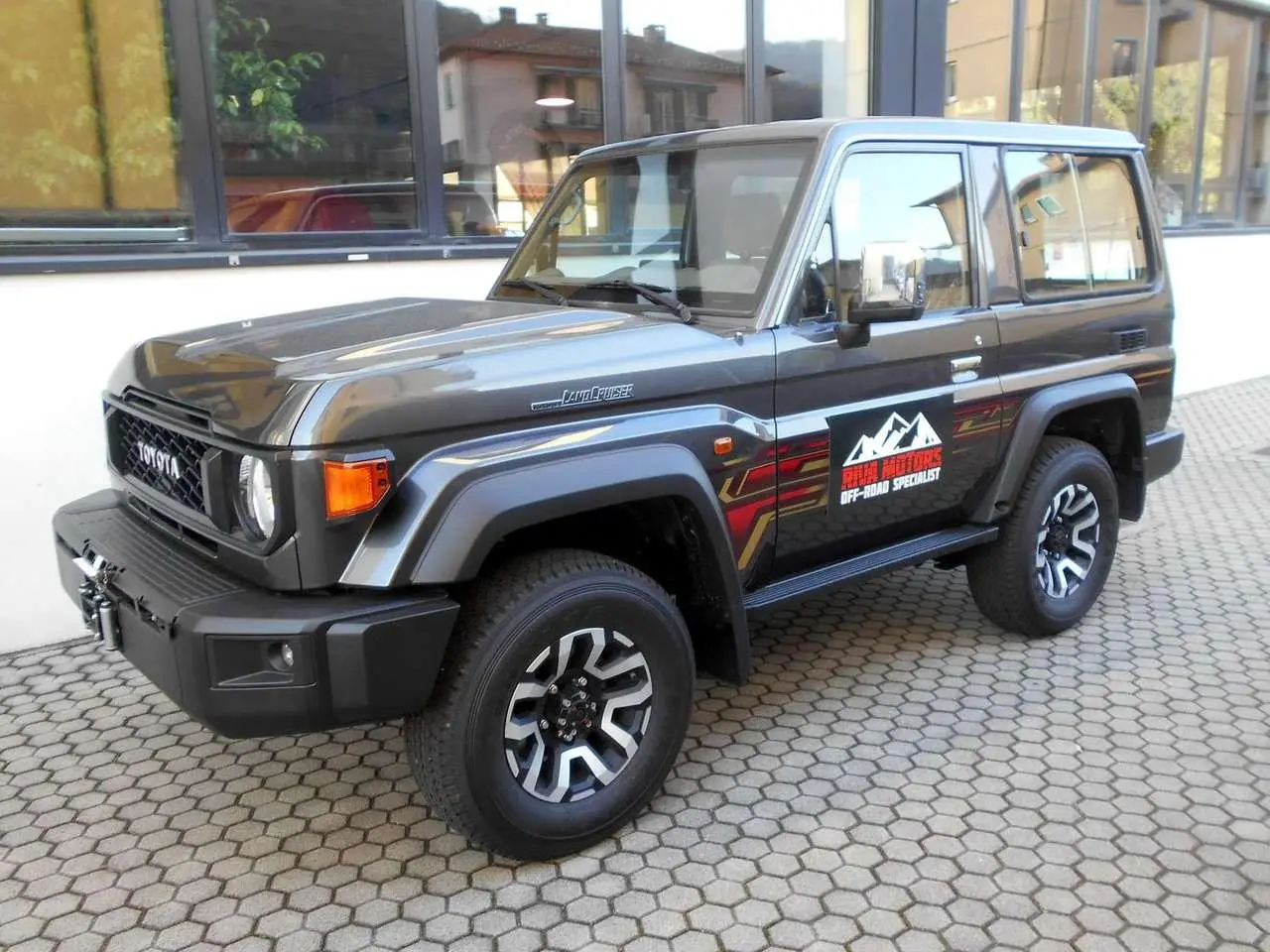 Photo 1 : Toyota Land Cruiser 2024 Petrol