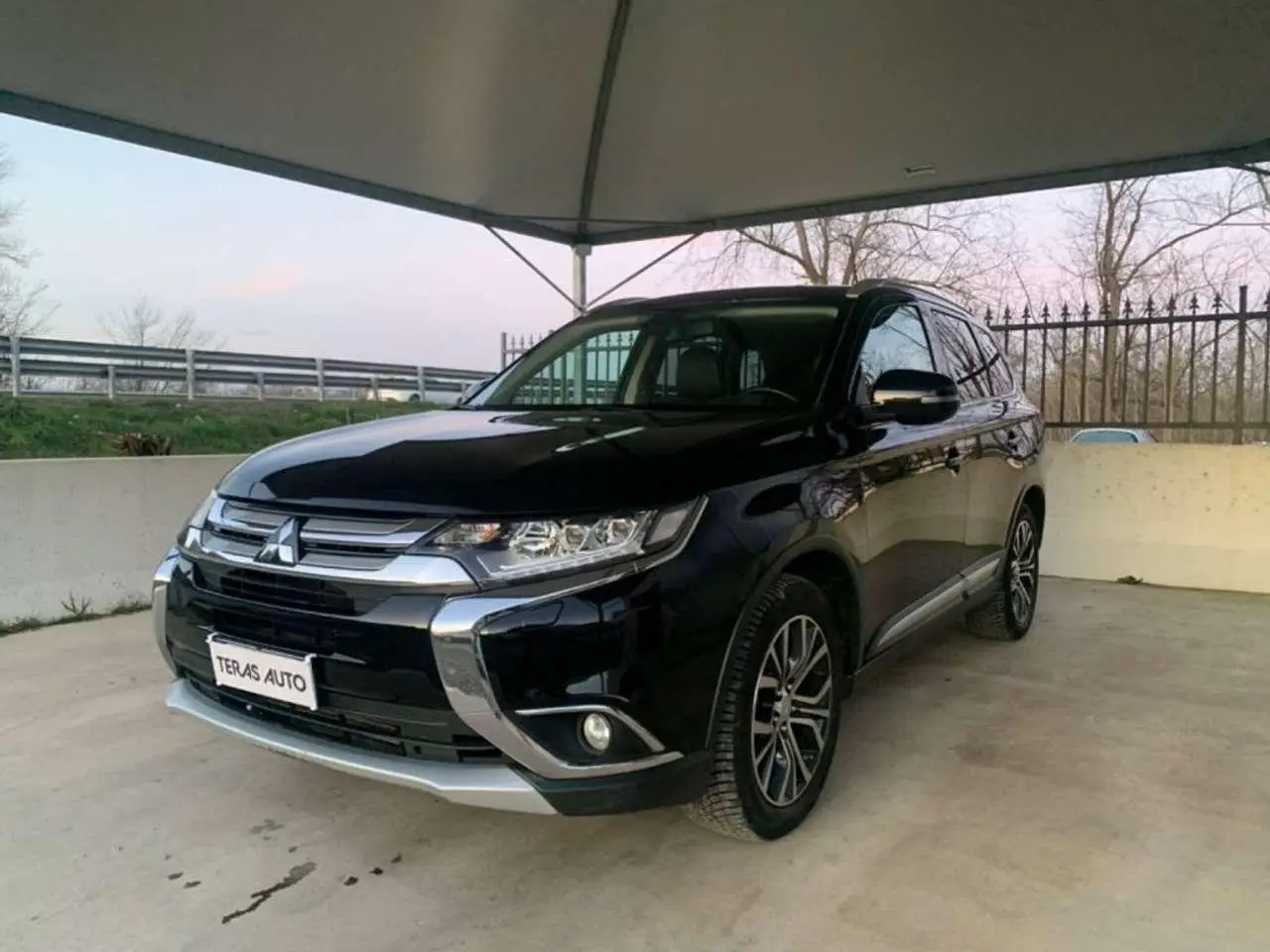 Photo 1 : Mitsubishi Outlander 2016 Diesel