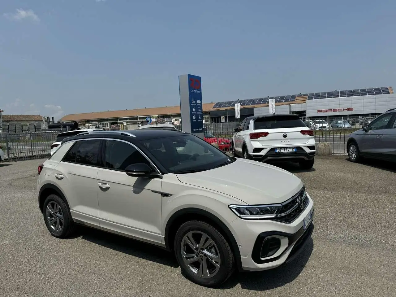 Photo 1 : Volkswagen T-roc 2024 Petrol