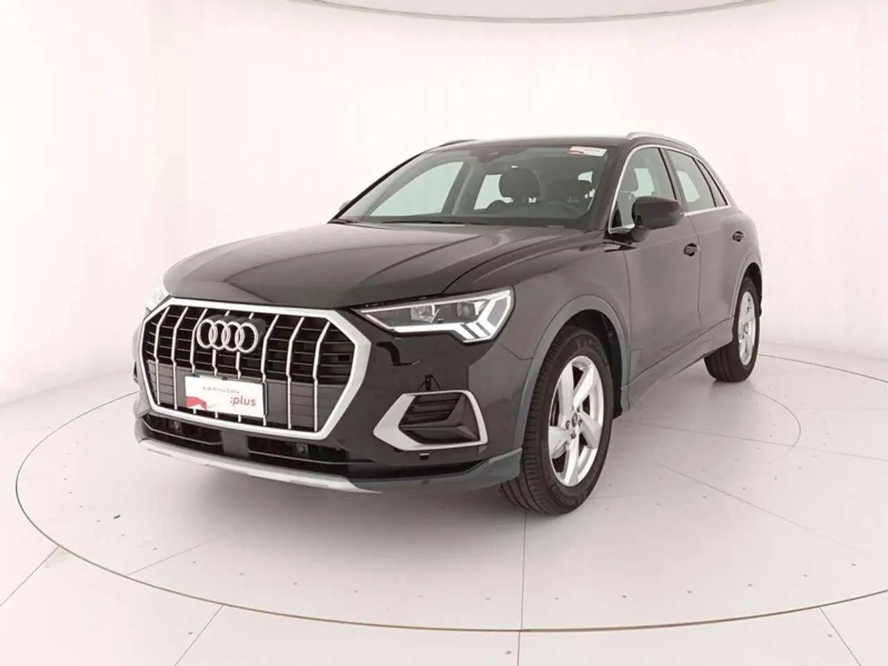 Photo 1 : Audi Q3 2023 Petrol