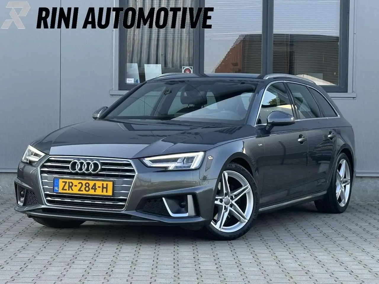 Photo 1 : Audi A4 2019 Hybrid