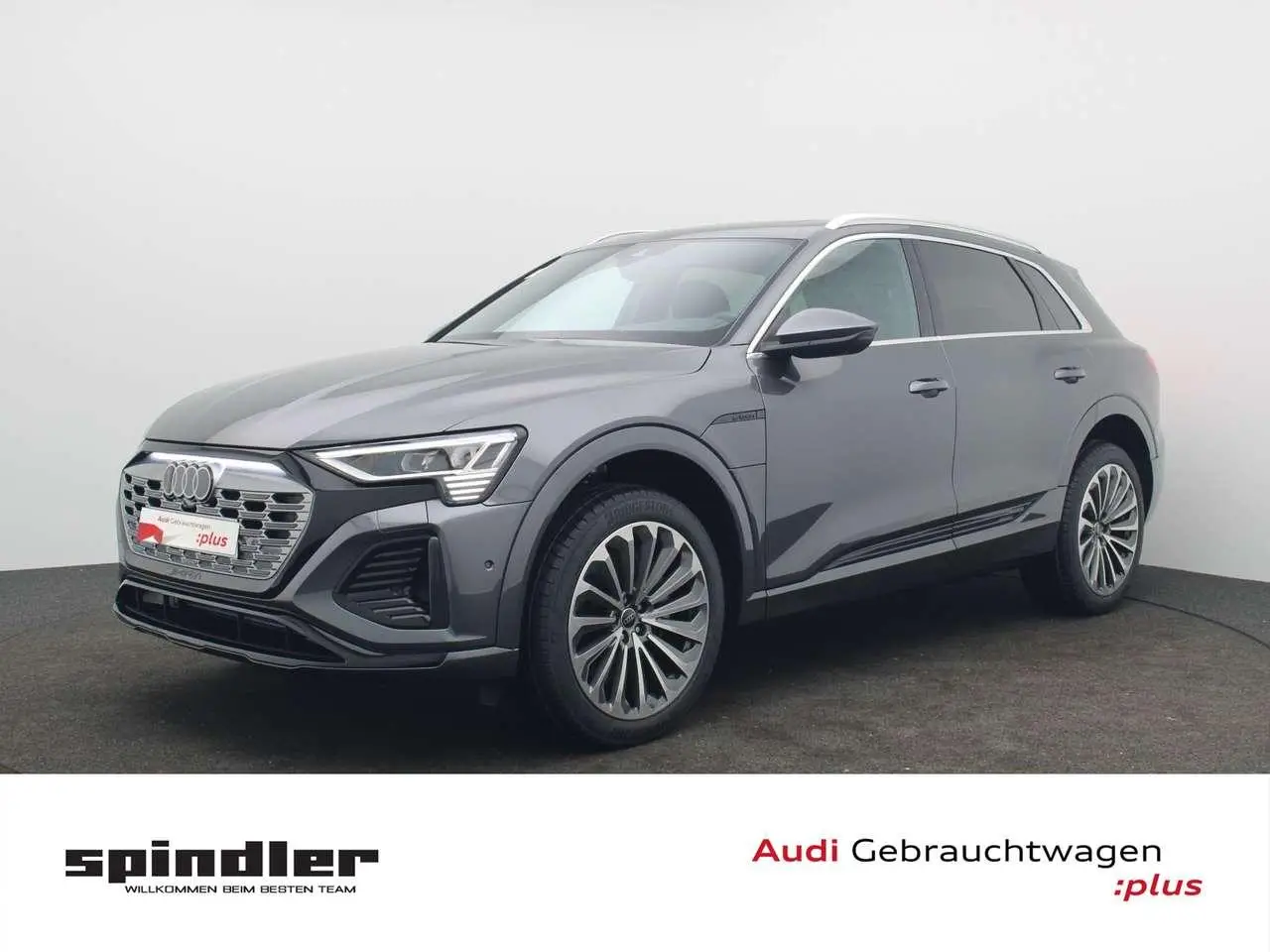 Photo 1 : Audi Q8 2024 Électrique