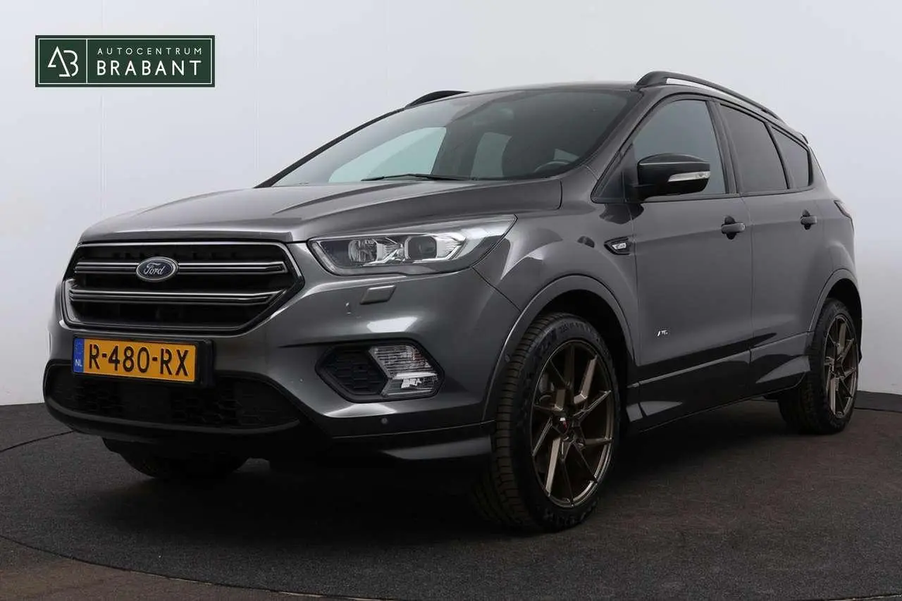 Photo 1 : Ford Kuga 2018 Essence