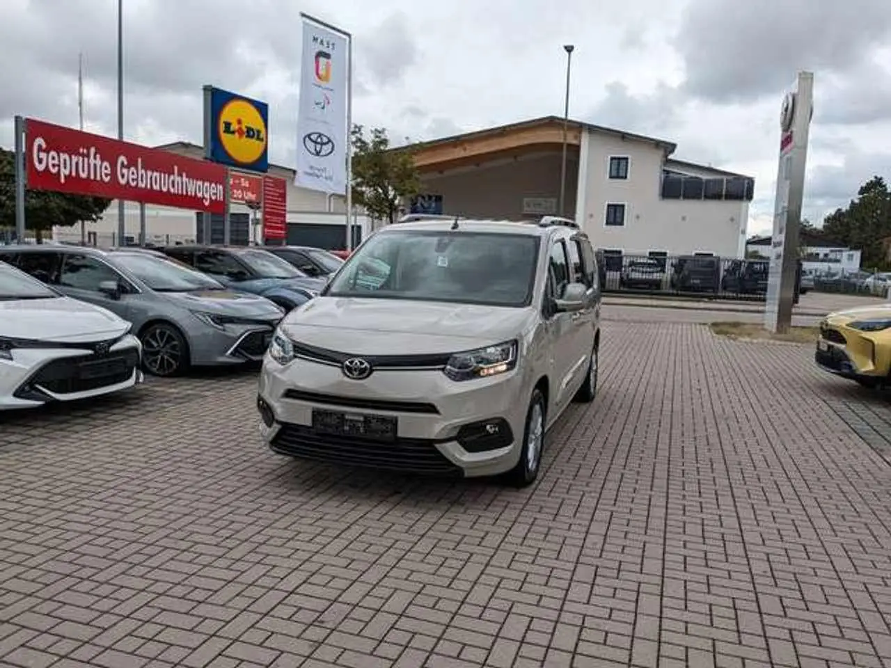 Photo 1 : Toyota Proace 2021 Petrol