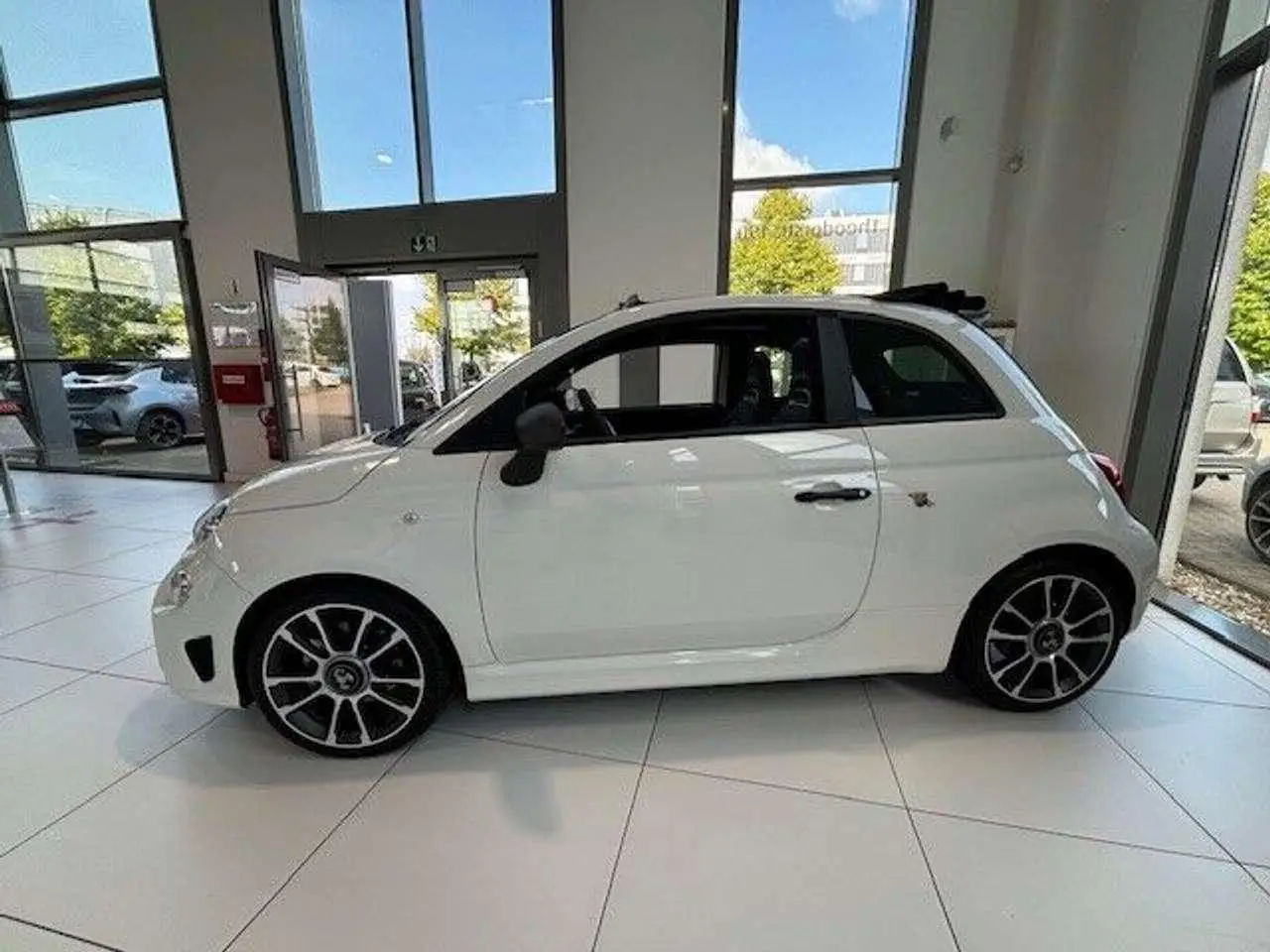 Photo 1 : Abarth 595 2024 Petrol