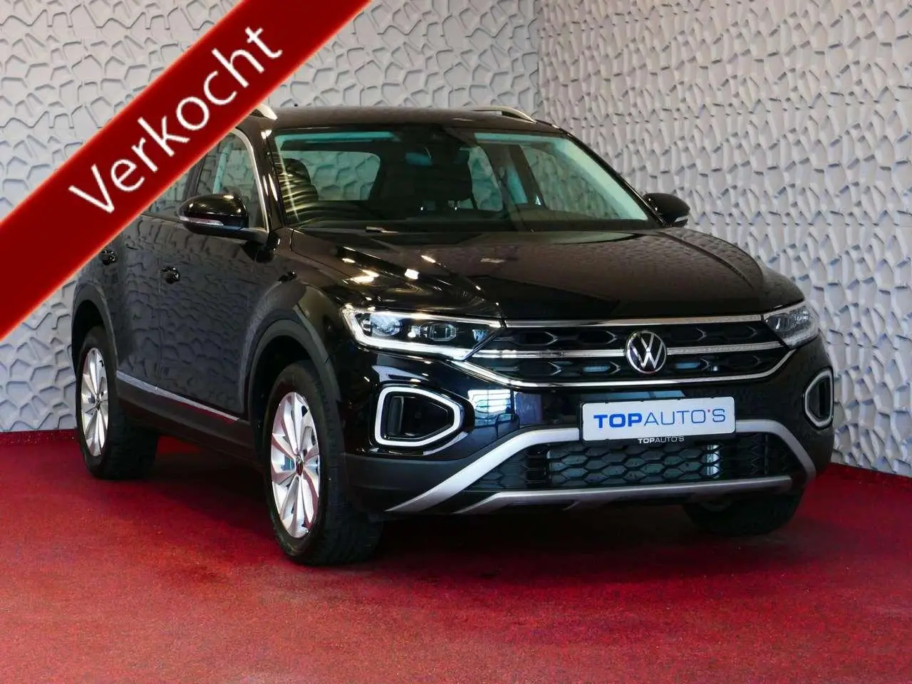 Photo 1 : Volkswagen T-roc 2023 Essence