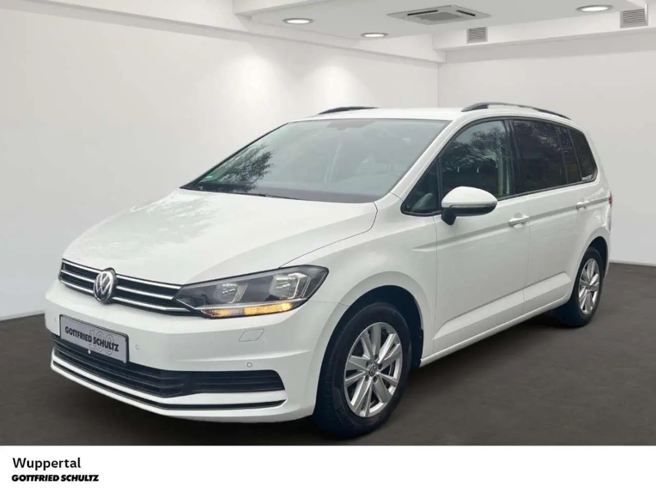 Photo 1 : Volkswagen Touran 2020 Essence