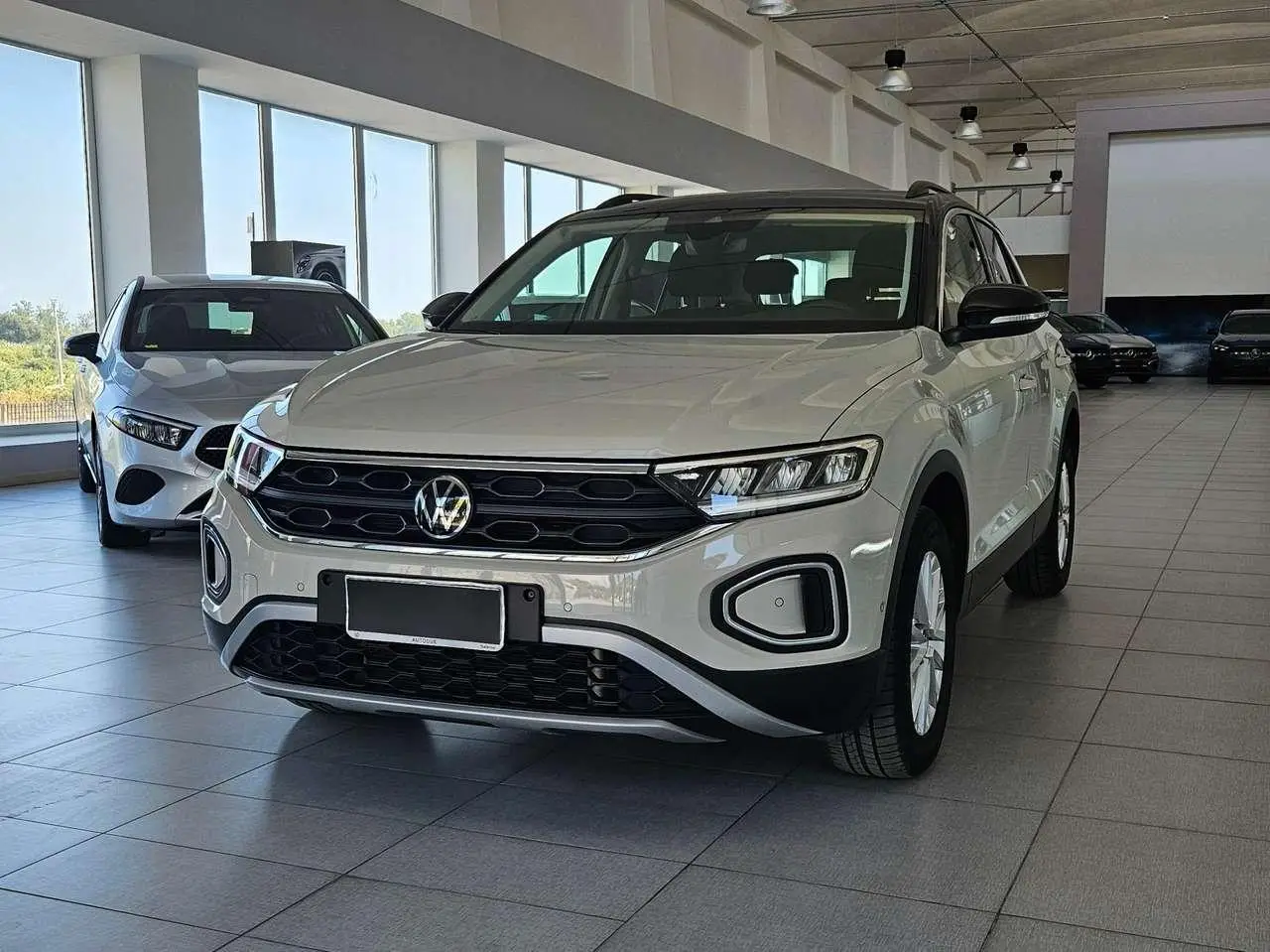 Photo 1 : Volkswagen T-roc 2022 Petrol