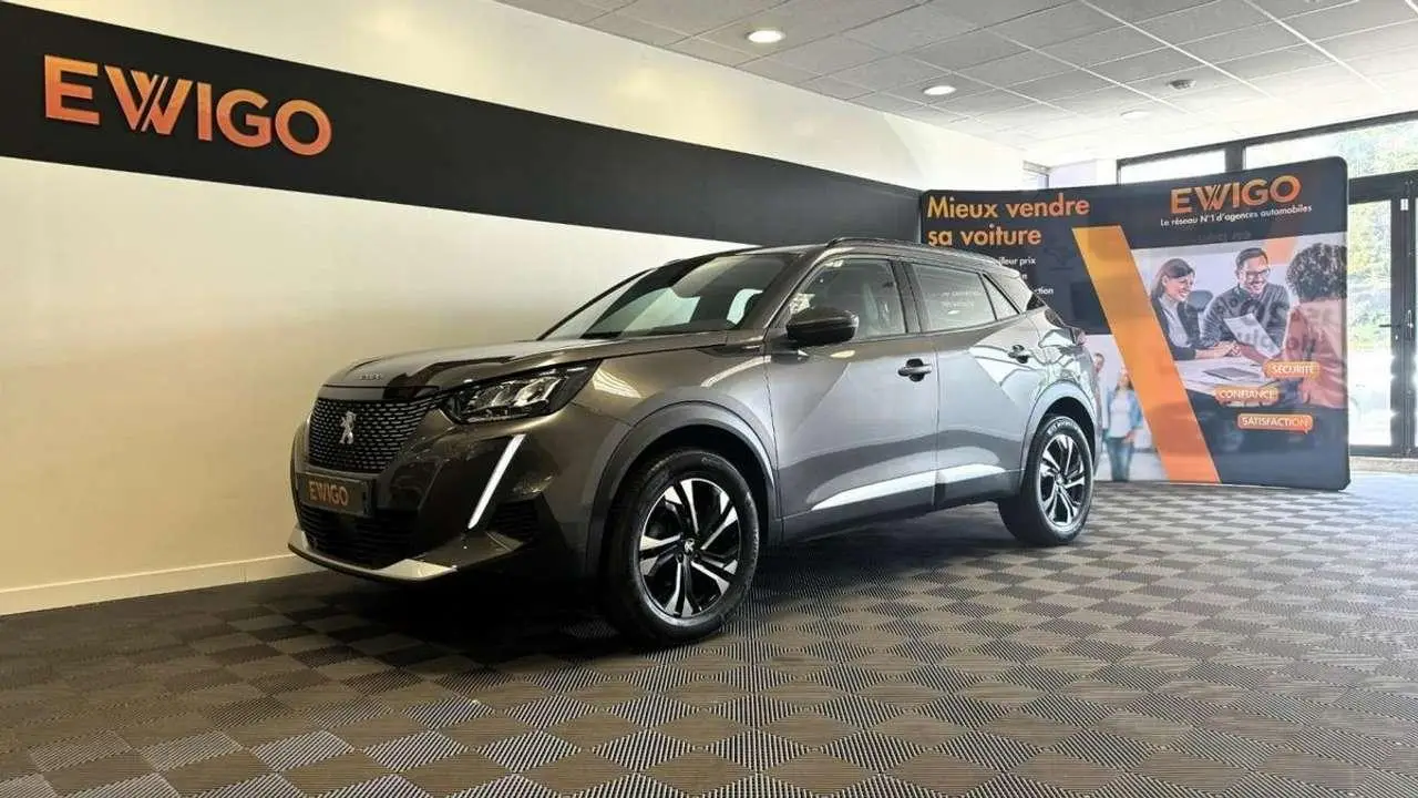 Photo 1 : Peugeot 2008 2021 Essence