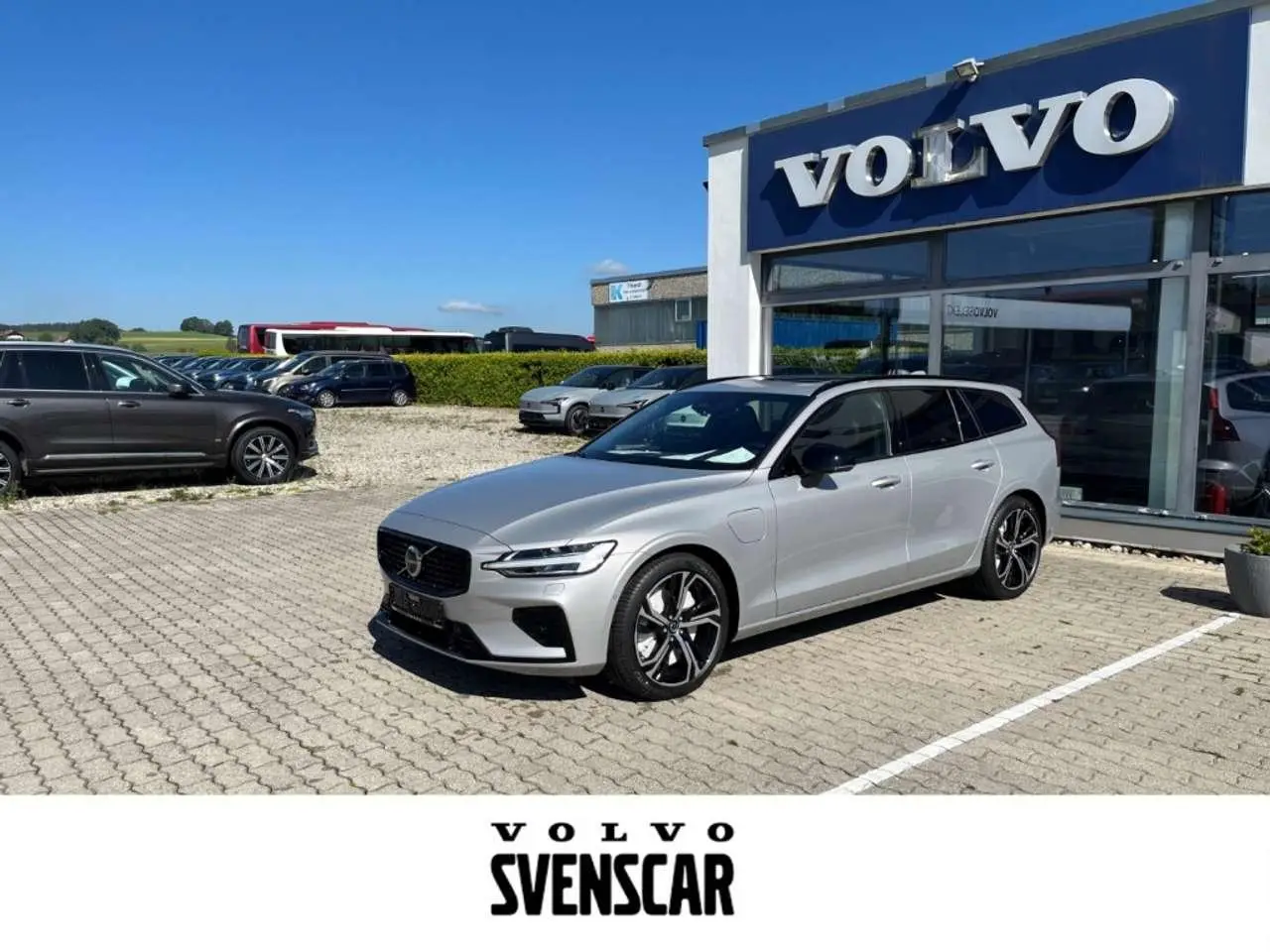 Photo 1 : Volvo V60 2024 Hybride