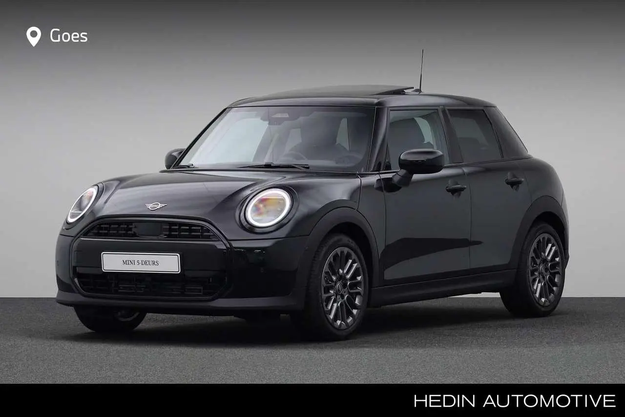 Photo 1 : Mini Cooper 2024 Petrol