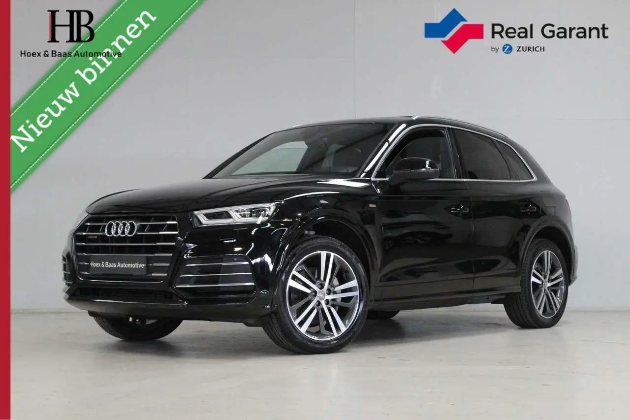 Photo 1 : Audi Q5 2020 Hybrid