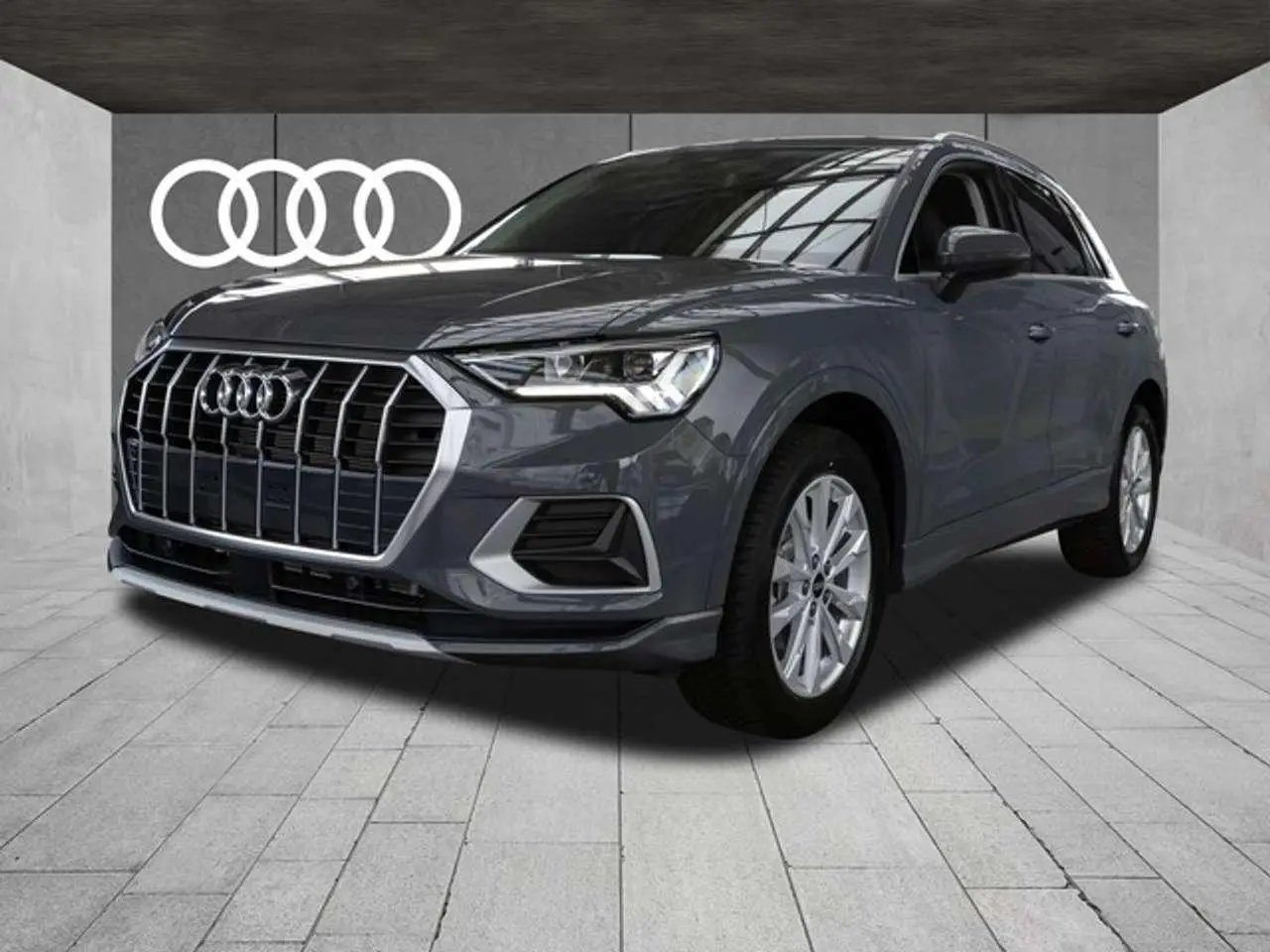 Photo 1 : Audi Q3 2024 Petrol