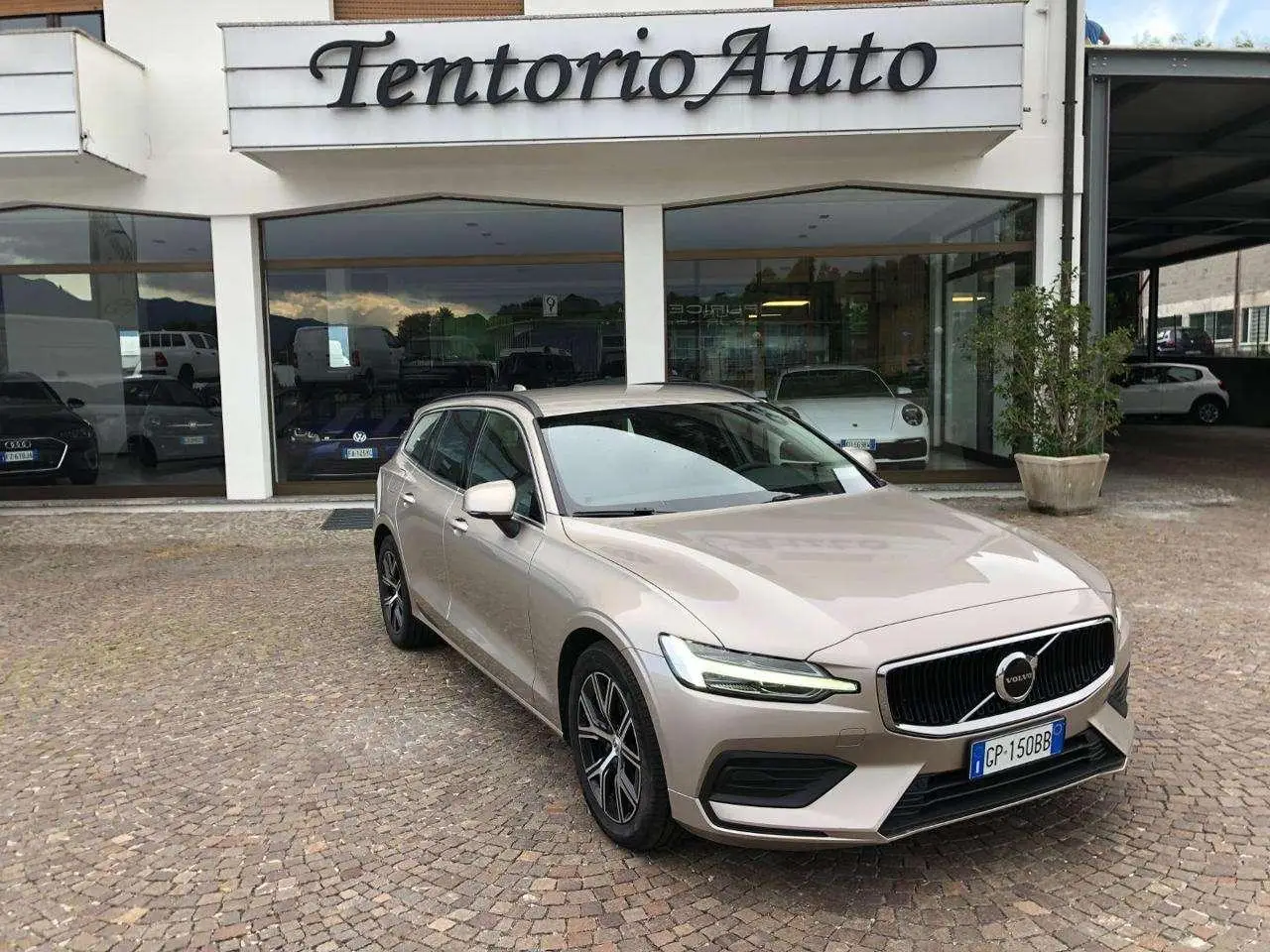 Photo 1 : Volvo V60 2023 Hybrid