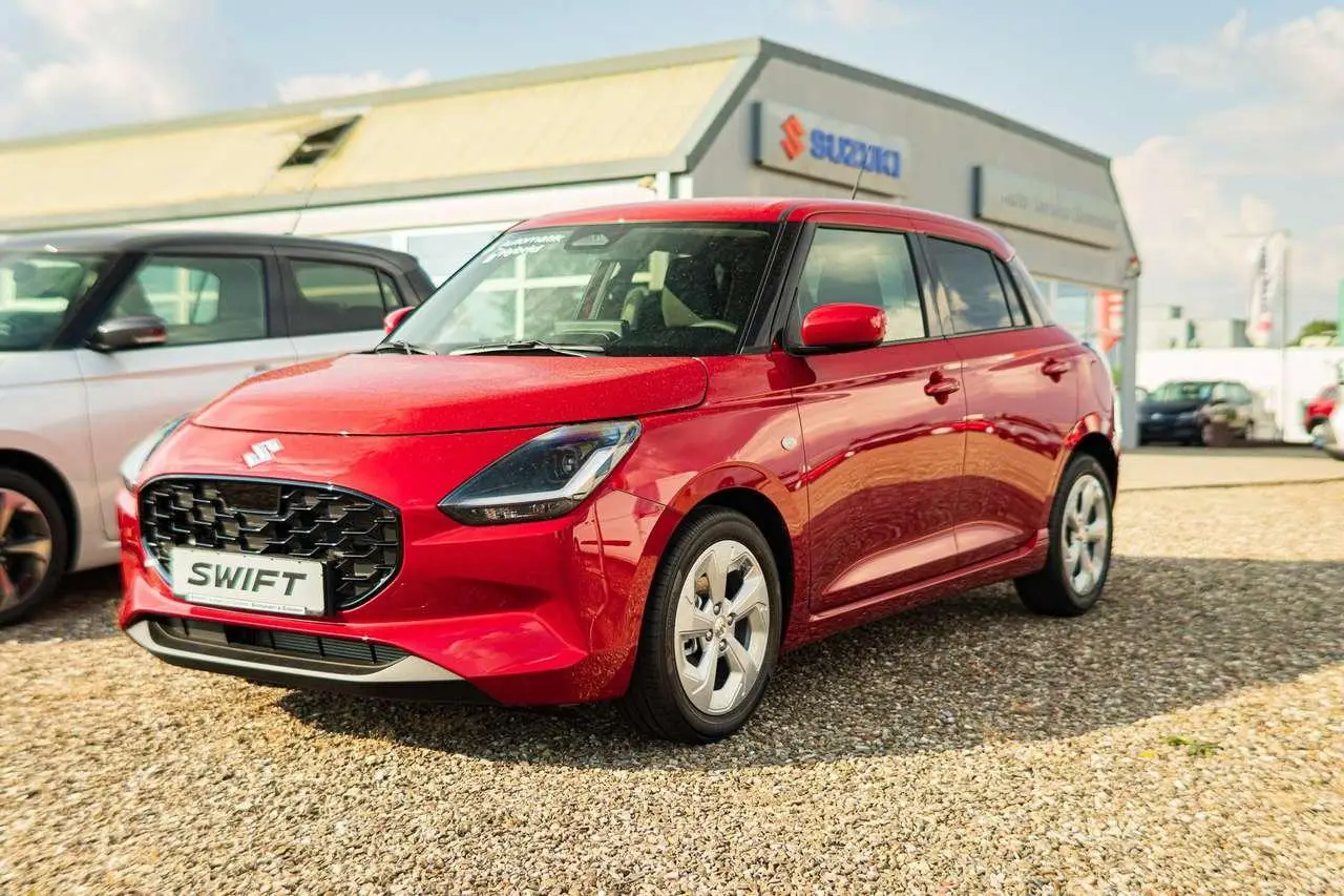 Photo 1 : Suzuki Swift 2024 Petrol