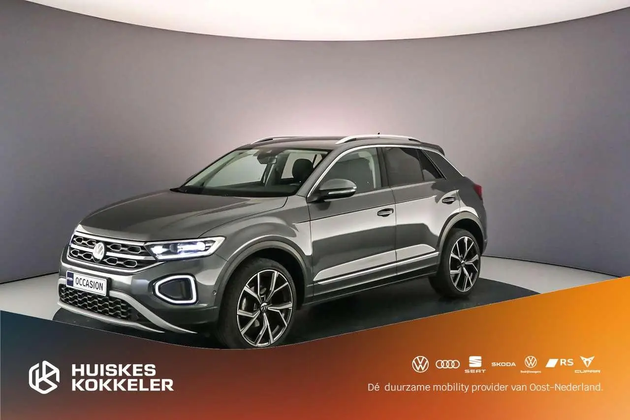 Photo 1 : Volkswagen T-roc 2022 Essence