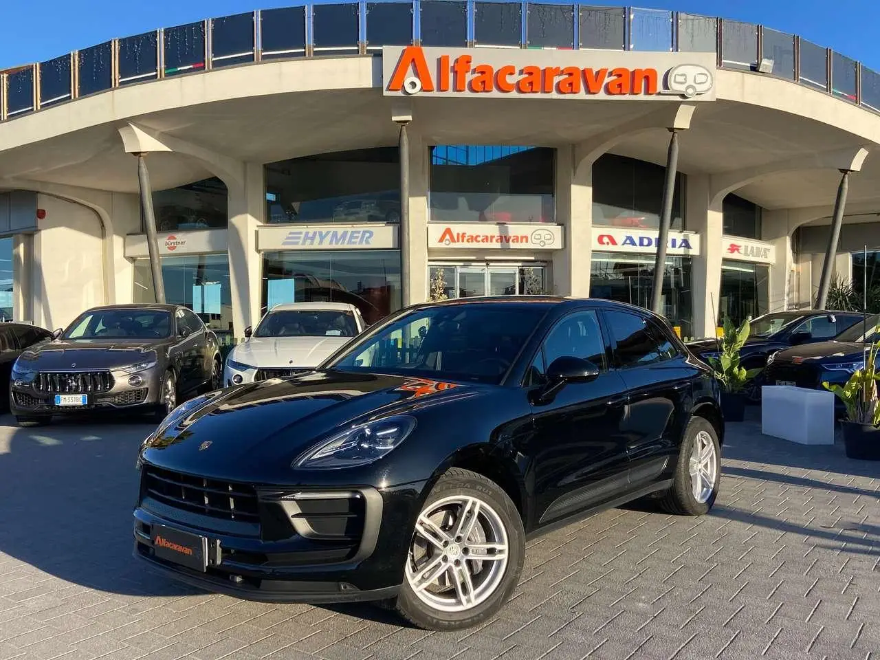 Photo 1 : Porsche Macan 2021 Petrol