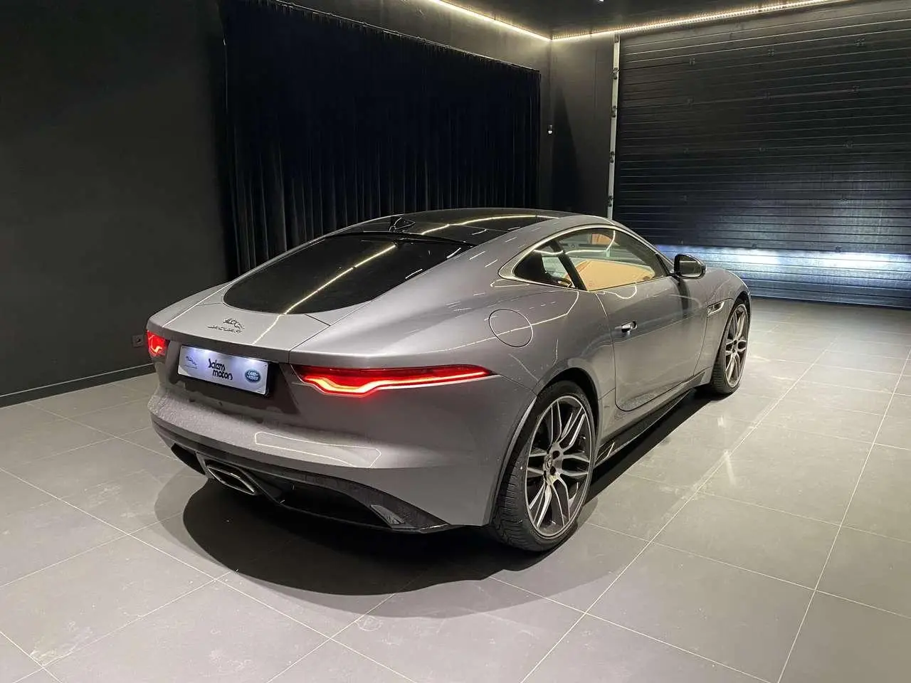 Photo 1 : Jaguar F-type 2024 Essence