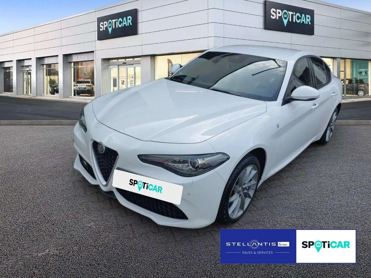 Photo 1 : Alfa Romeo Giulia 2023 Petrol