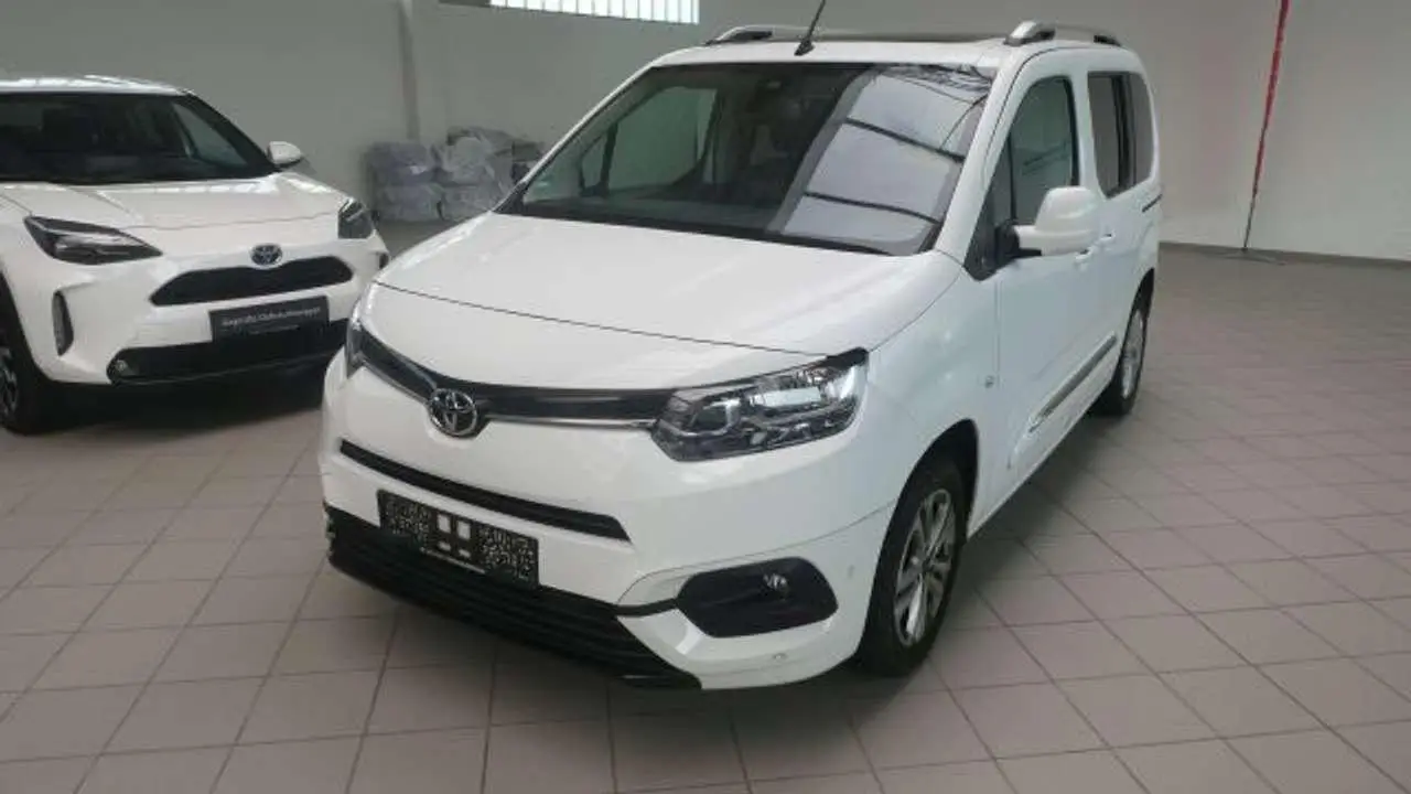 Photo 1 : Toyota Proace 2020 Essence