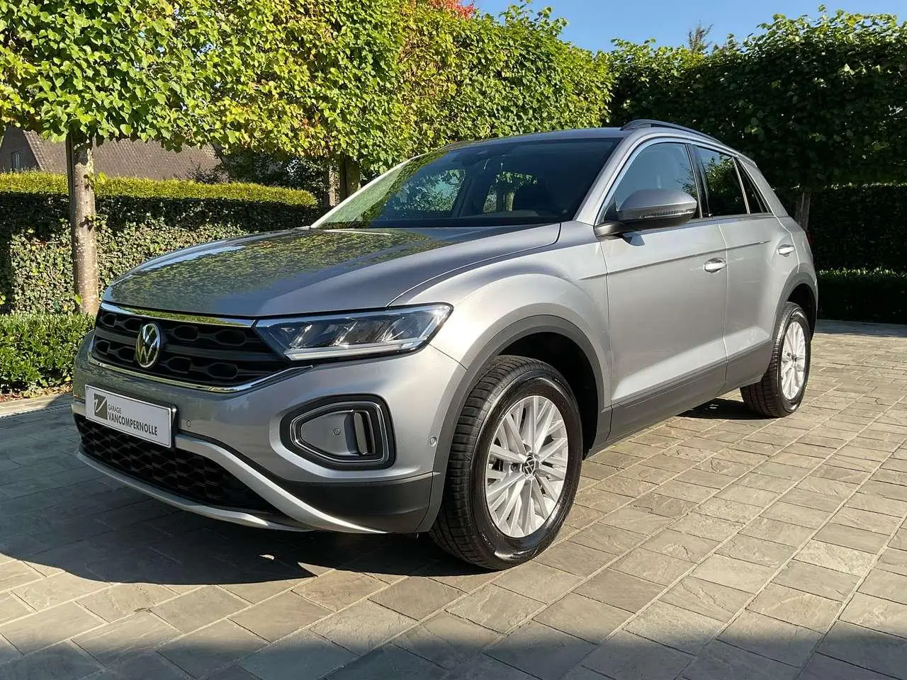 Photo 1 : Volkswagen T-roc 2023 Essence