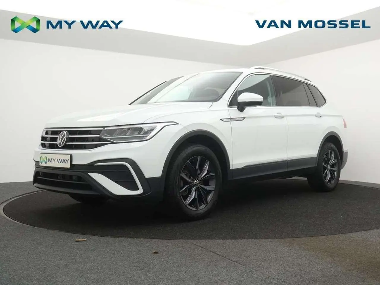 Photo 1 : Volkswagen Tiguan 2023 Petrol