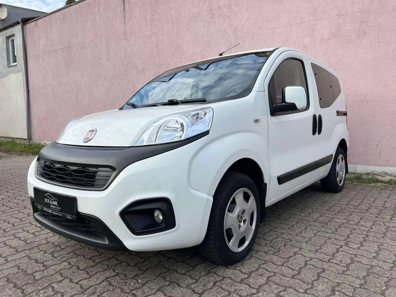 Photo 1 : Fiat Qubo 2017 Petrol