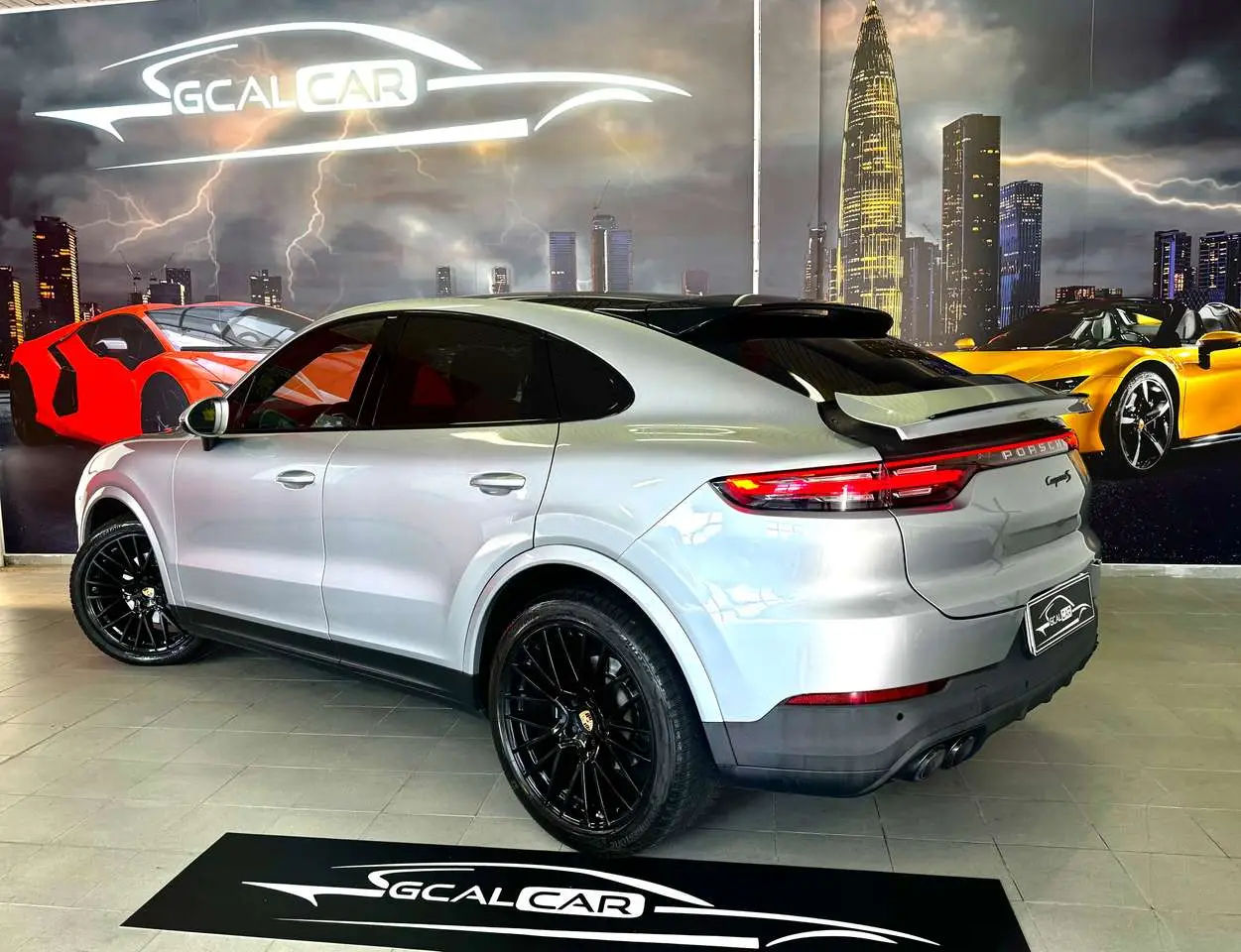 Photo 1 : Porsche Cayenne 2020 Petrol