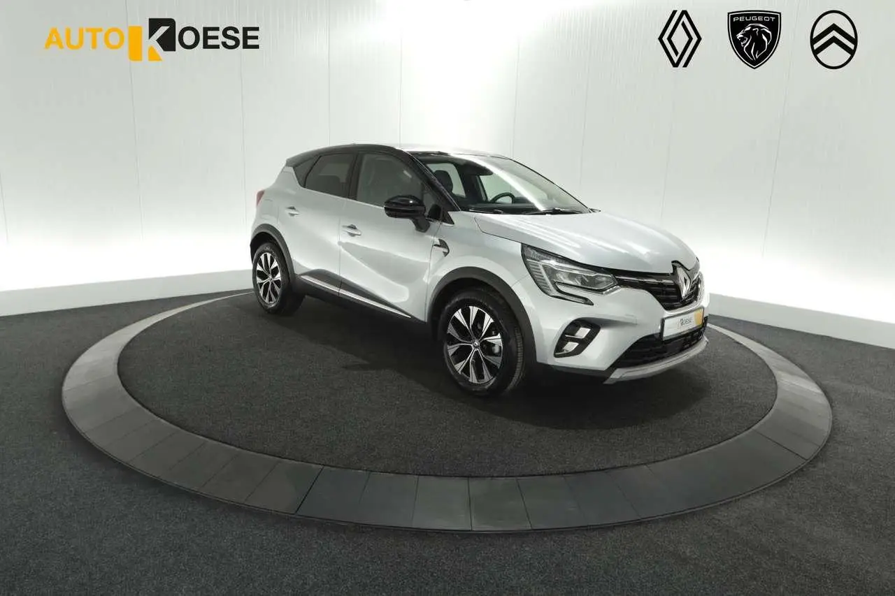 Photo 1 : Renault Captur 2023 Petrol