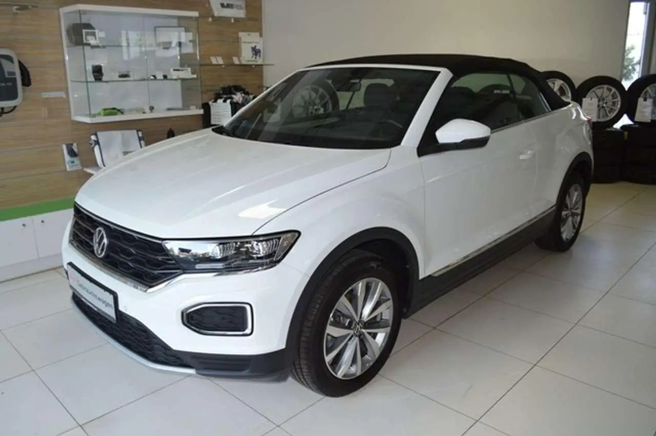 Photo 1 : Volkswagen T-roc 2021 Essence