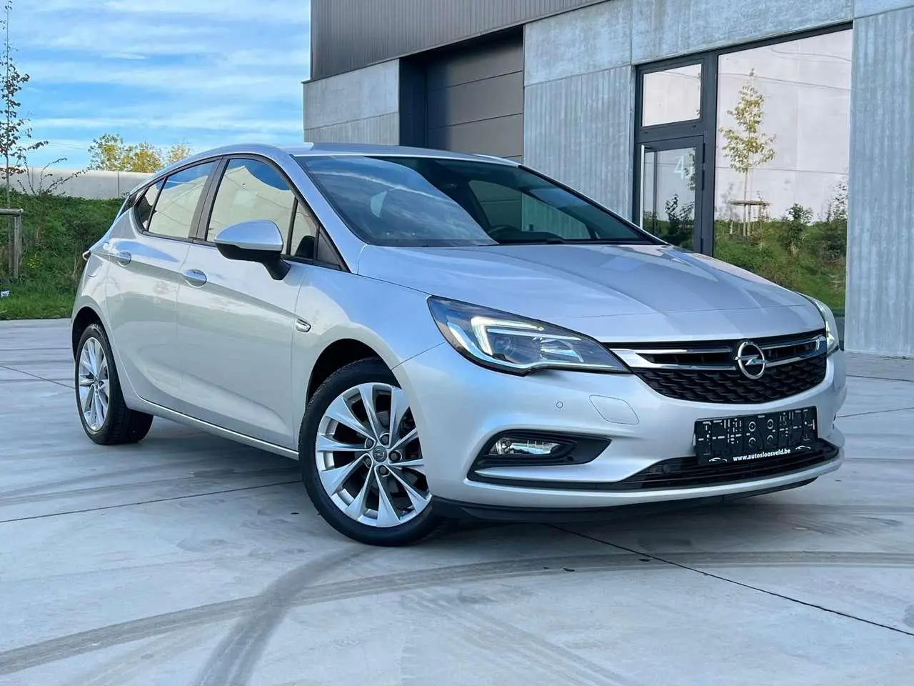 Photo 1 : Opel Astra 2017 Petrol