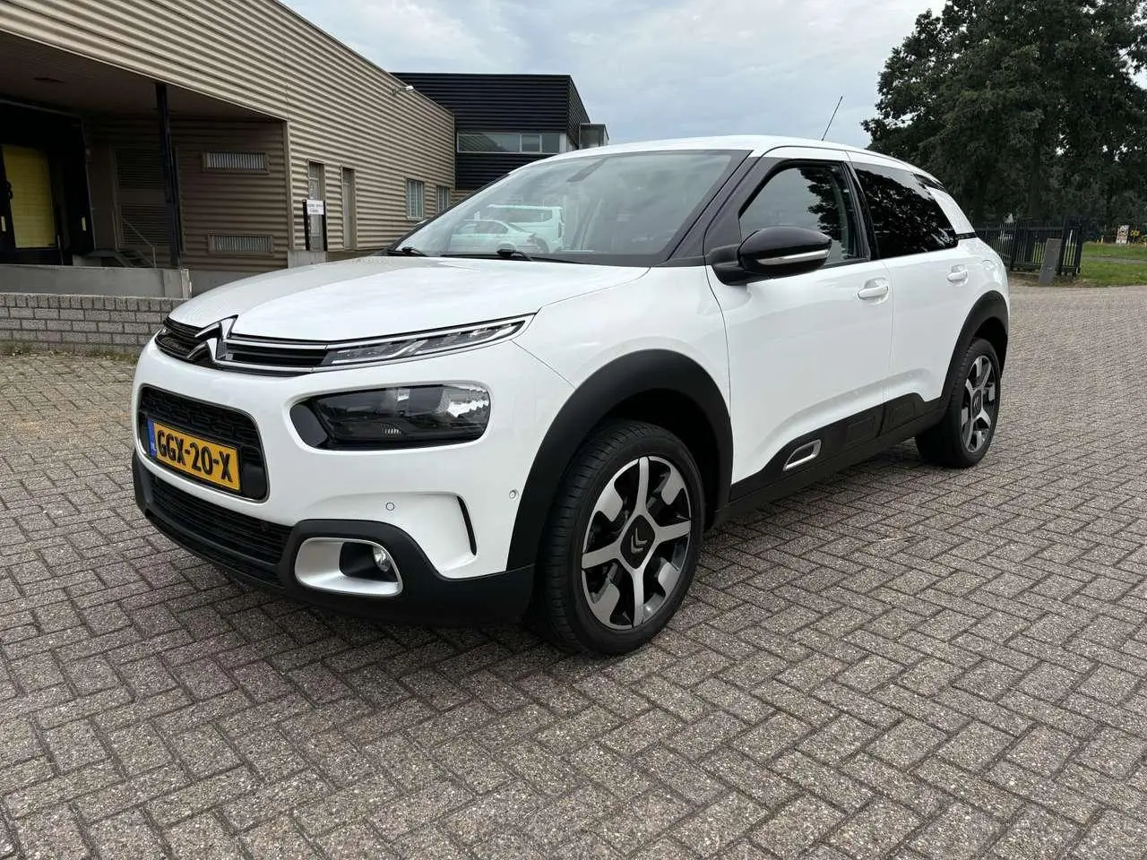 Photo 1 : Citroen C4 2018 Petrol