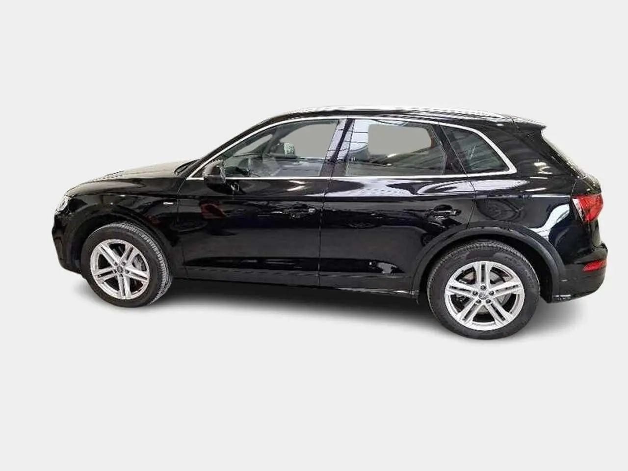 Photo 1 : Audi Q5 2020 Hybride