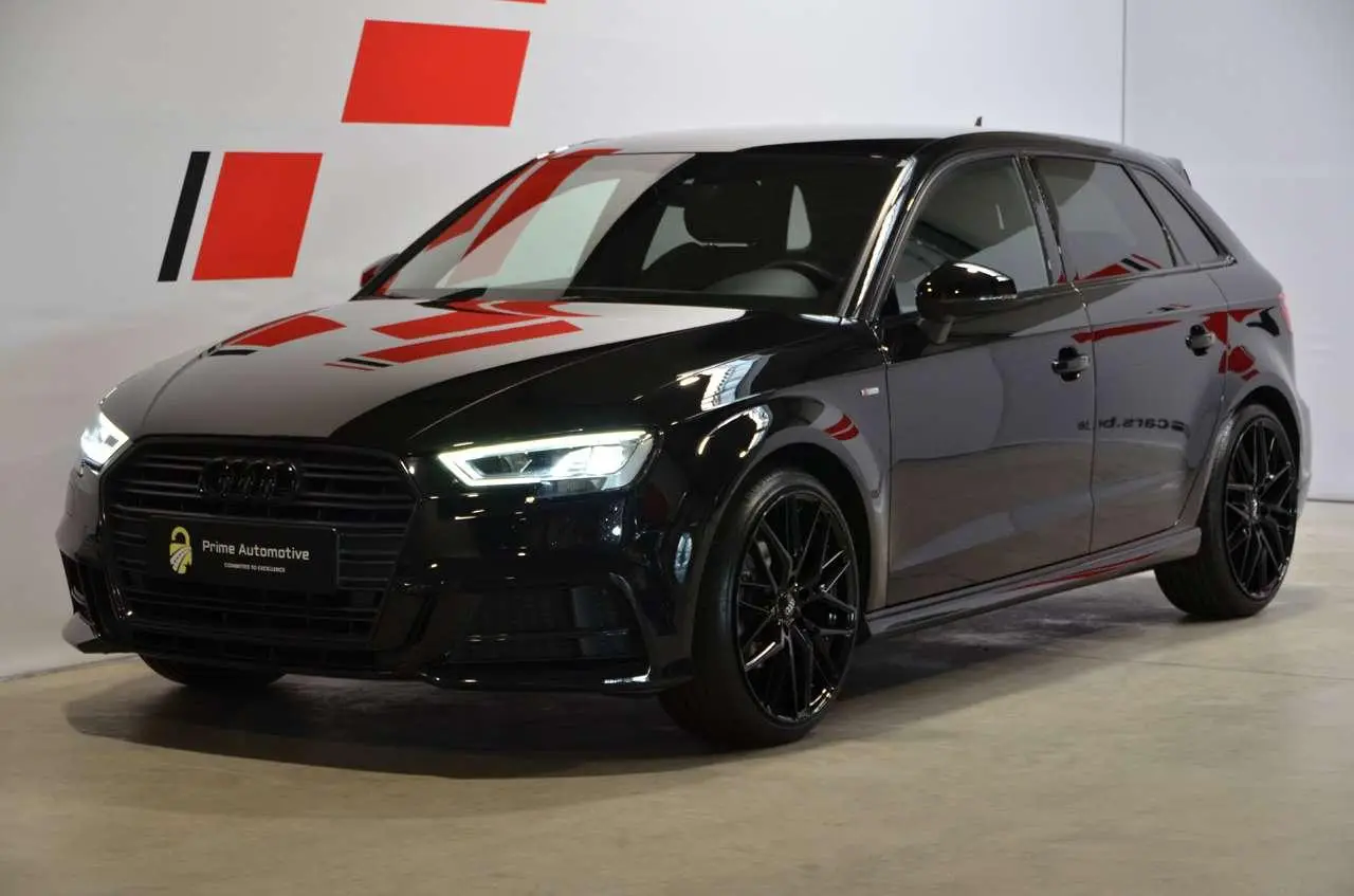 Photo 1 : Audi A3 2019 Petrol