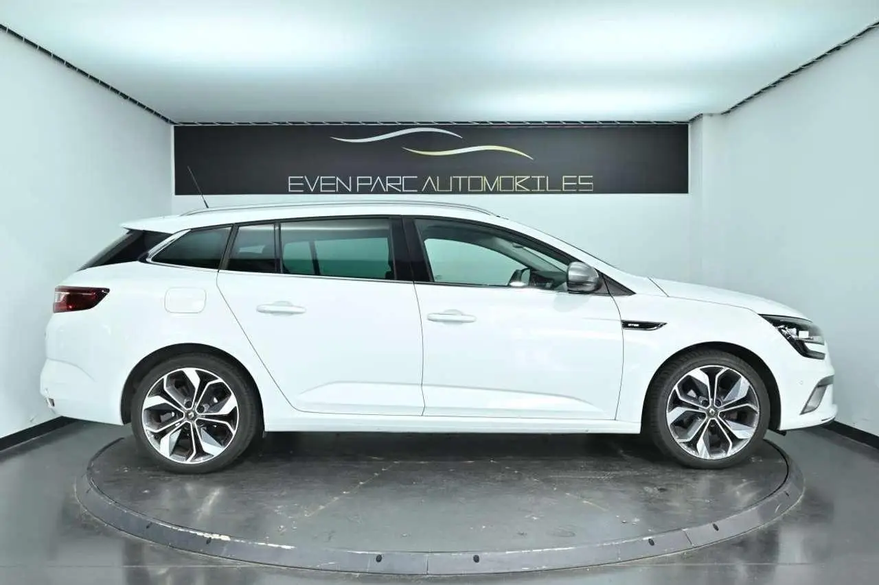 Photo 1 : Renault Megane 2019 Essence