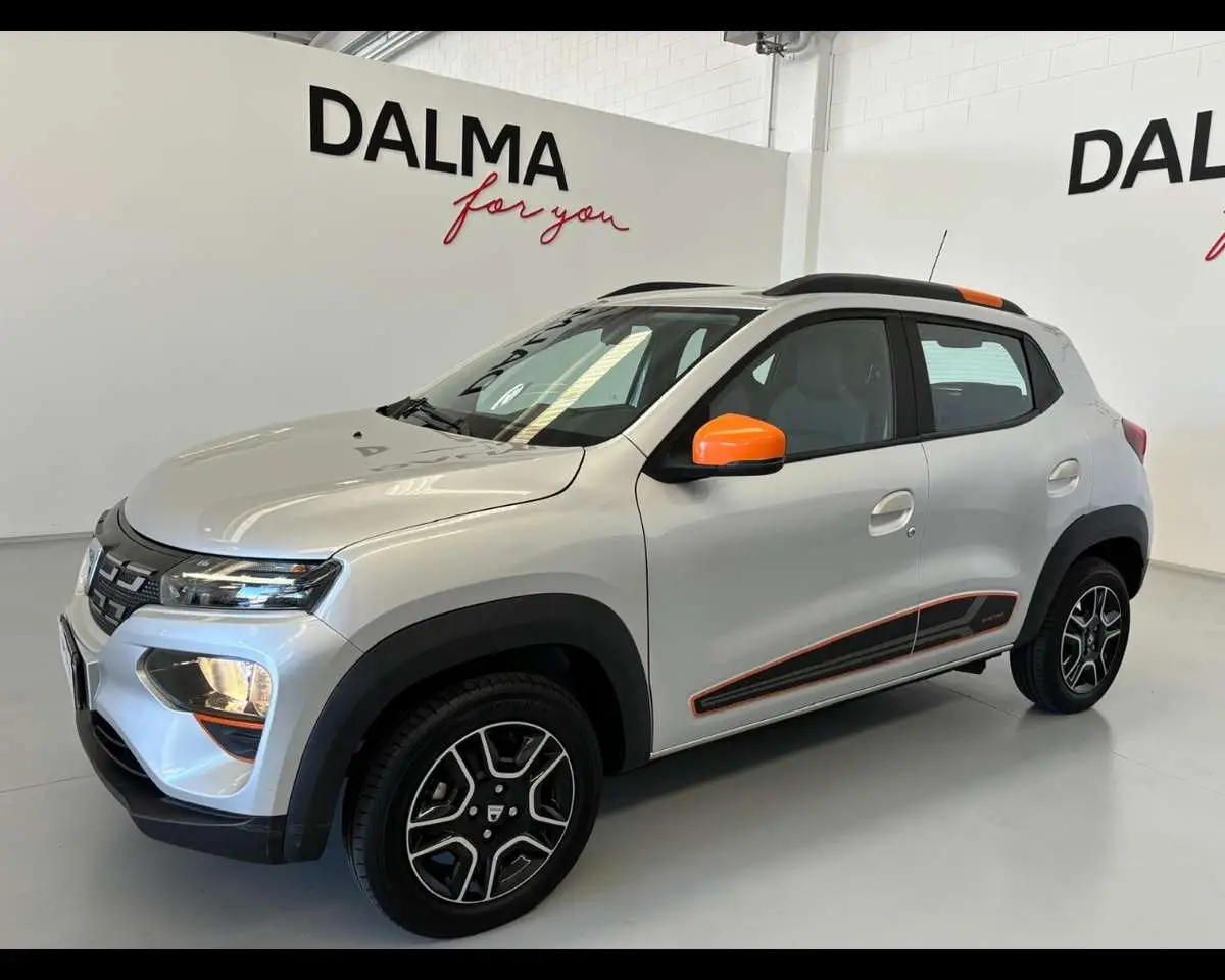 Photo 1 : Dacia Spring 2021 Electric