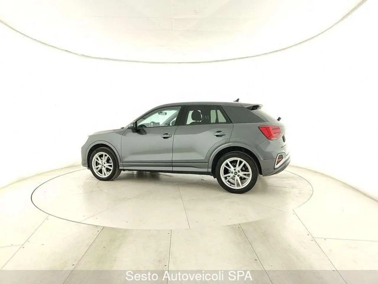 Photo 1 : Audi Q2 2023 Diesel