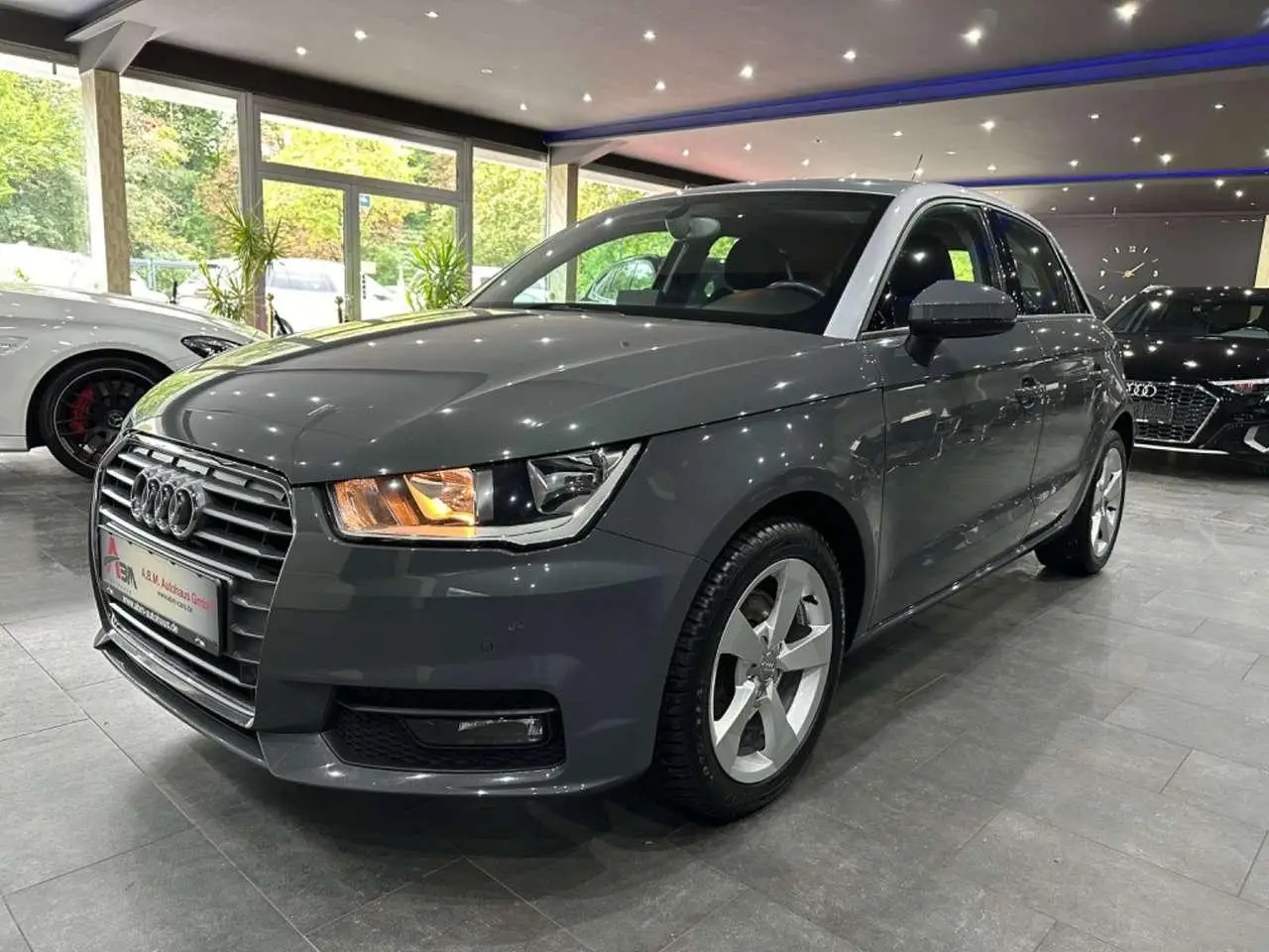 Photo 1 : Audi A1 2017 Petrol