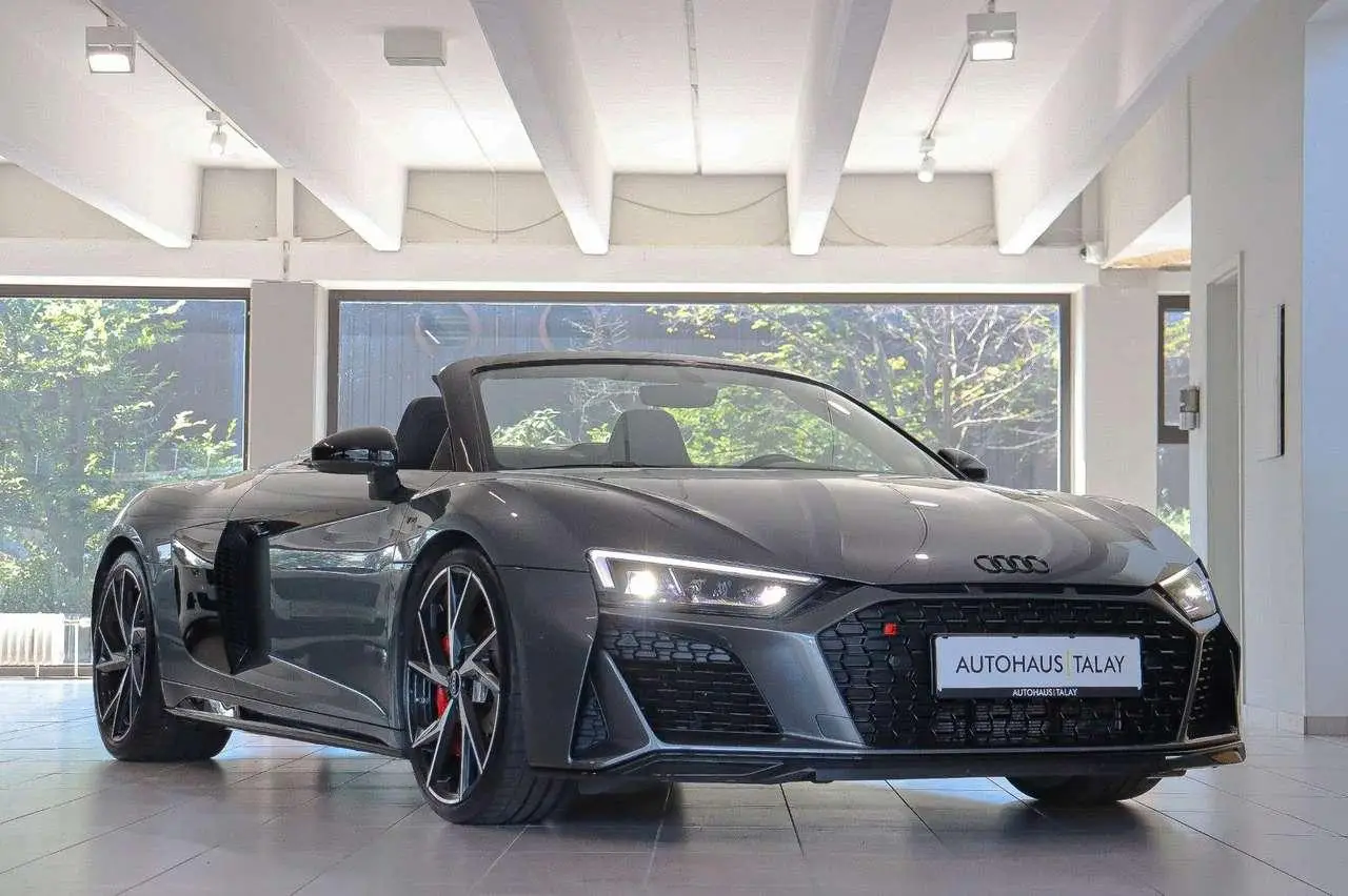 Photo 1 : Audi R8 2021 Petrol