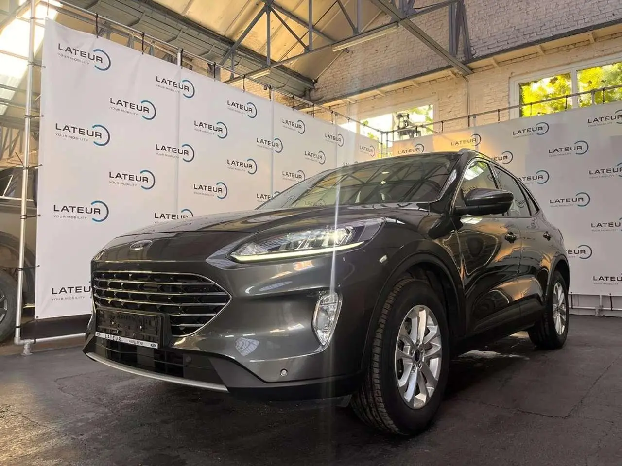 Photo 1 : Ford Kuga 2021 Essence